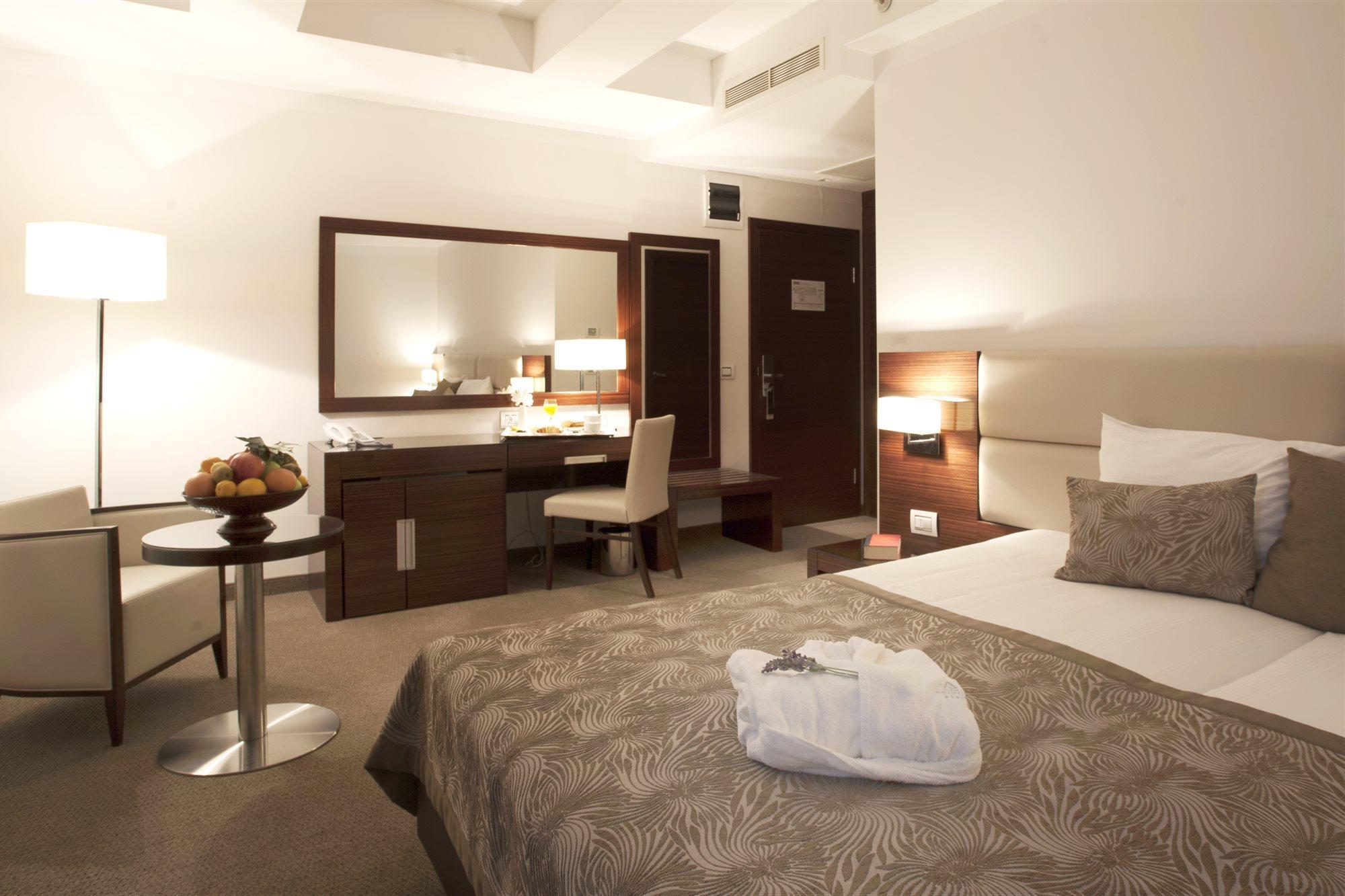 Aristos Hotel 4*
